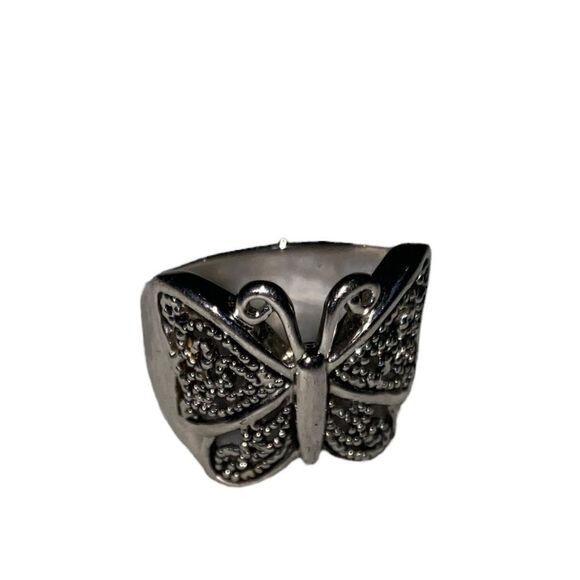 Cute Butterfly Heart Filigree Wings Ring Animal Band - Picture 1 of 3